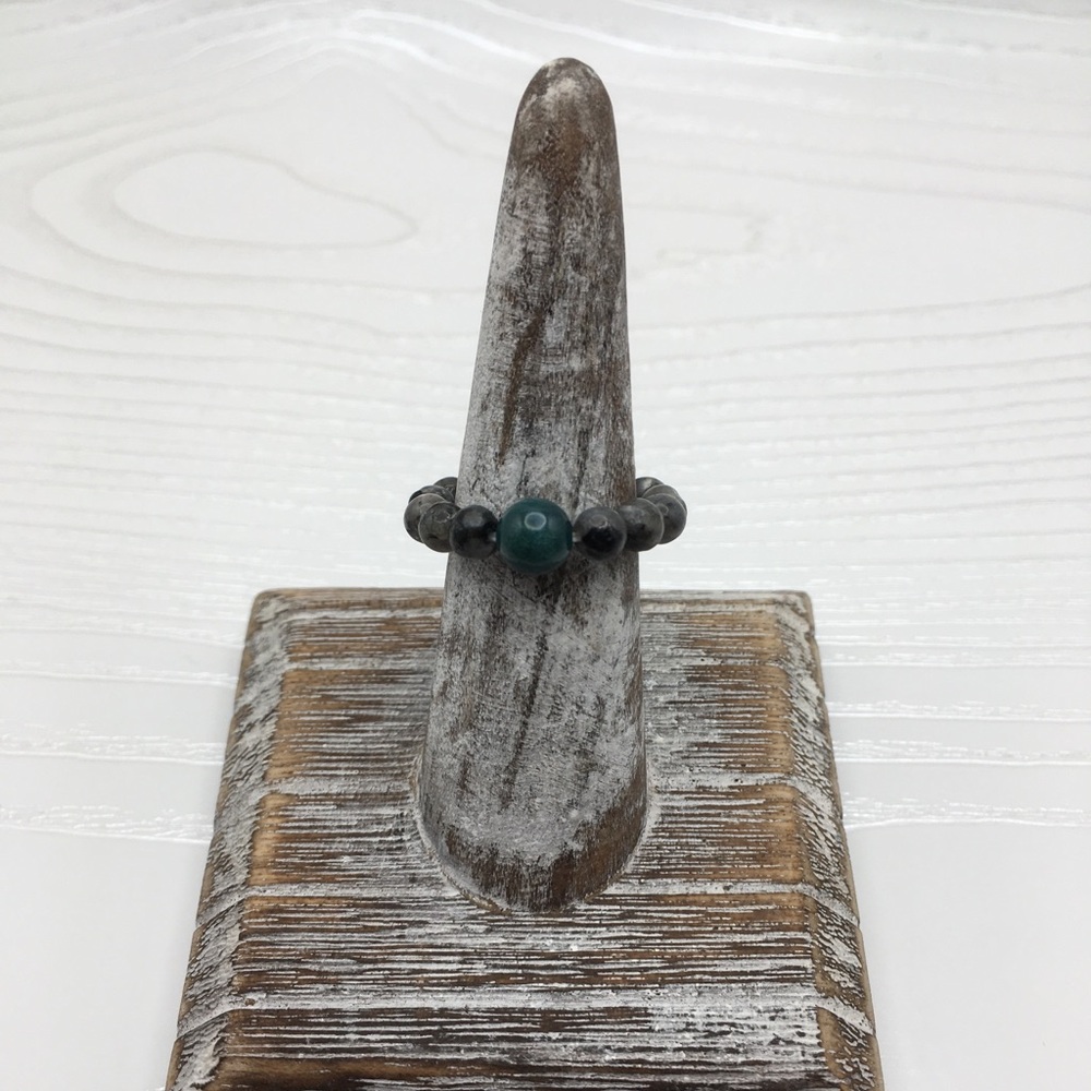HANDCRAFTED Labradorite & Moss Agate Stretch Bead Ring